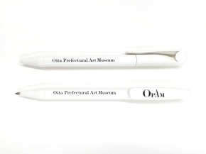 Ball-point pen with logo　￥648（tax included）